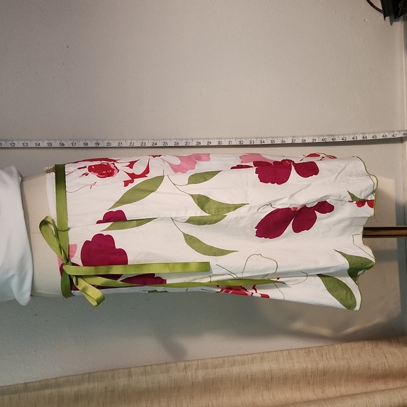 Floral skirt with ribbon tie size 9 - Picture 4 of 9